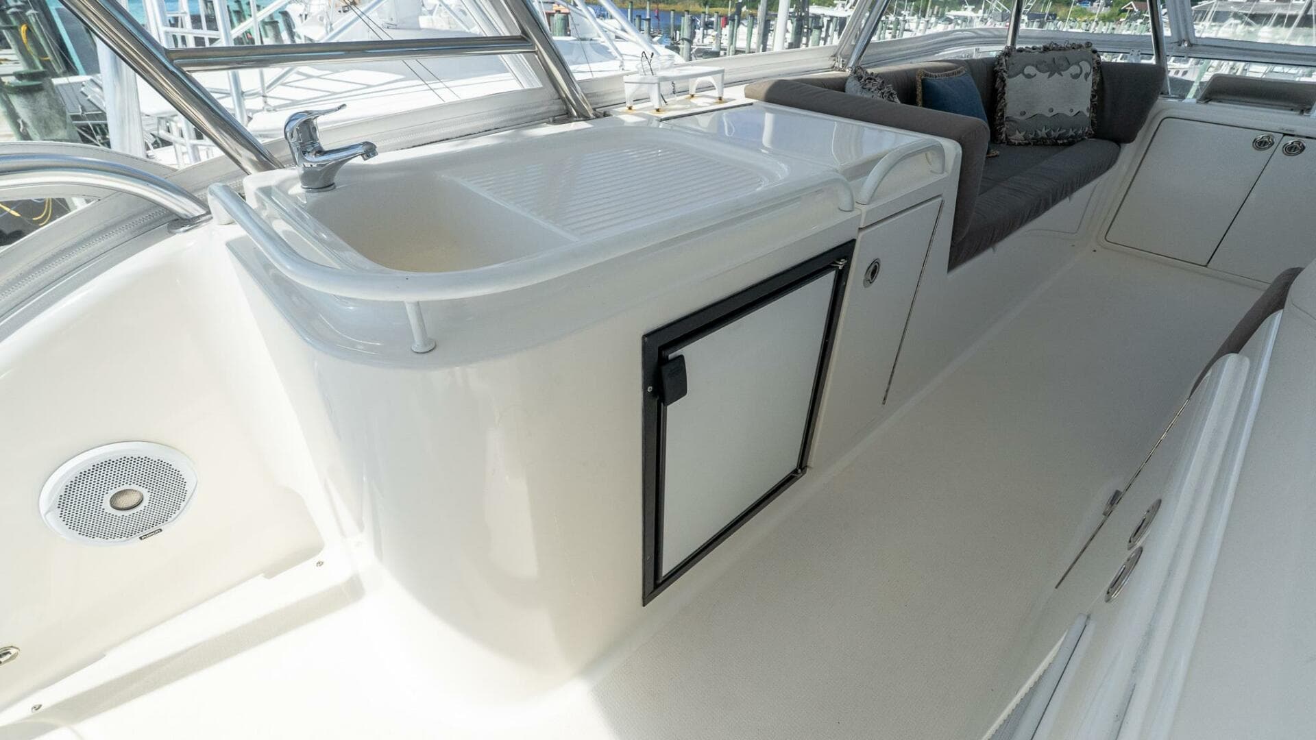 2005 Riviera 51 Flybridge — photo 17
