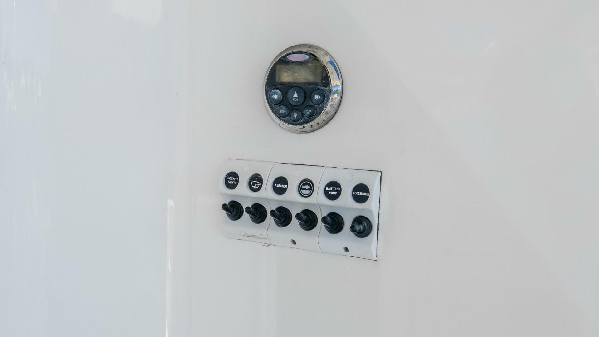 2005 Riviera 51 Flybridge — photo 26