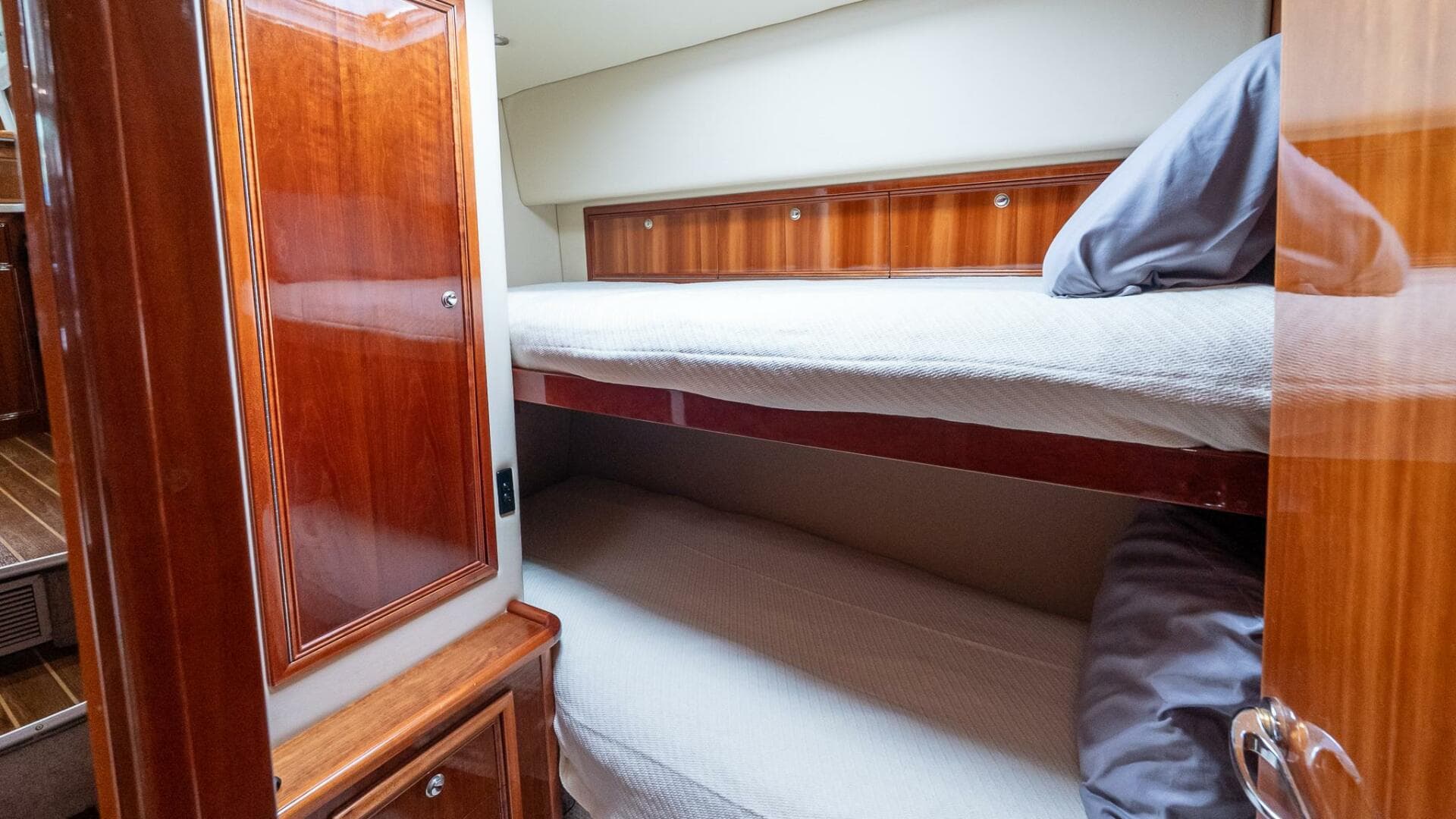 2005 Riviera 51 Flybridge — photo 51