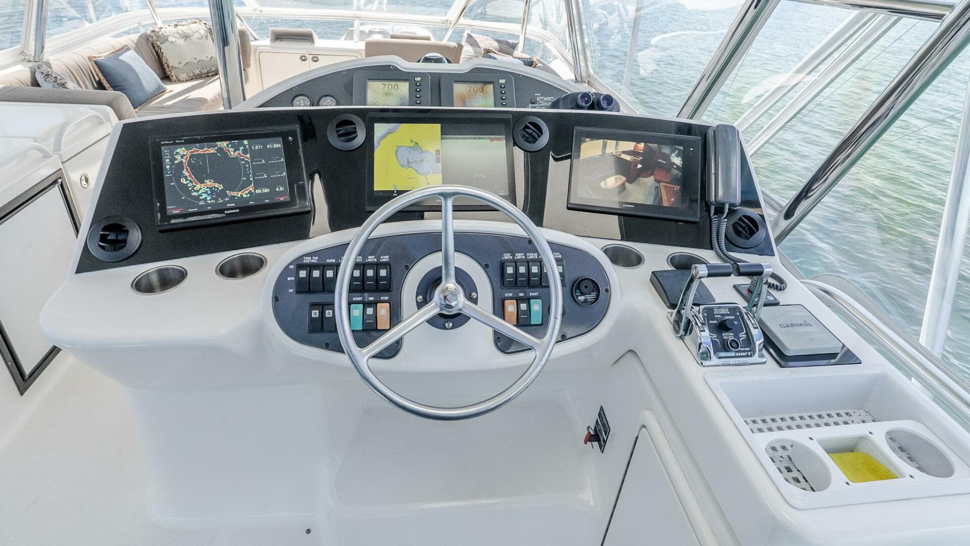 2005 Riviera 51 Flybridge — photo 23