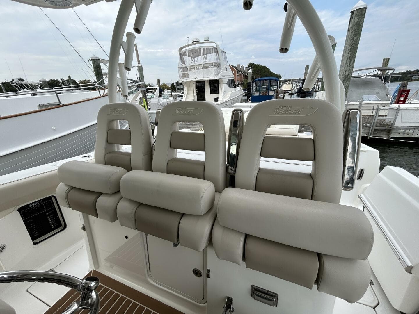 2017 Boston Whaler 370 Outrage — photo 10