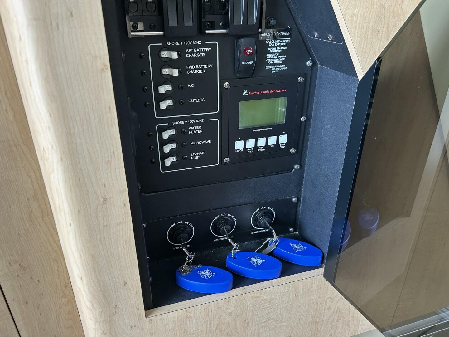 2017 Boston Whaler 370 Outrage — photo 23