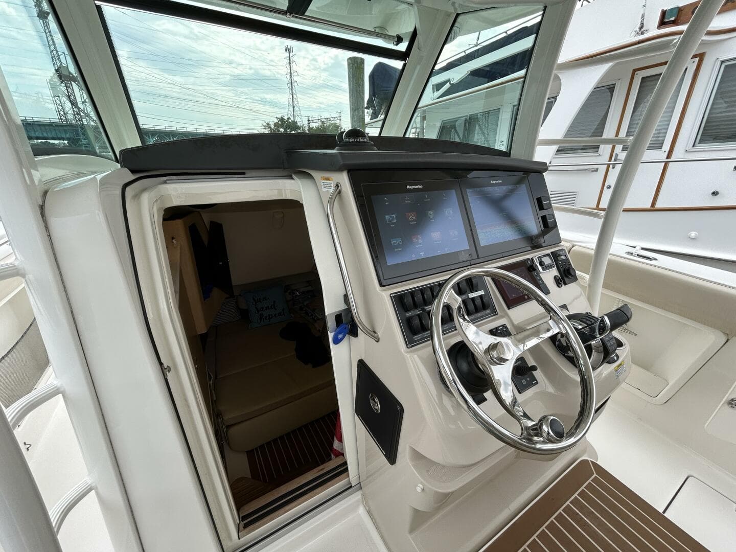 2017 Boston Whaler 370 Outrage — photo 11