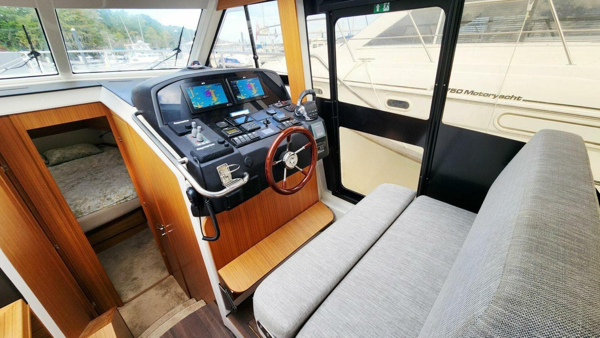 2022 Greenline 40 Hybrid — photo 30