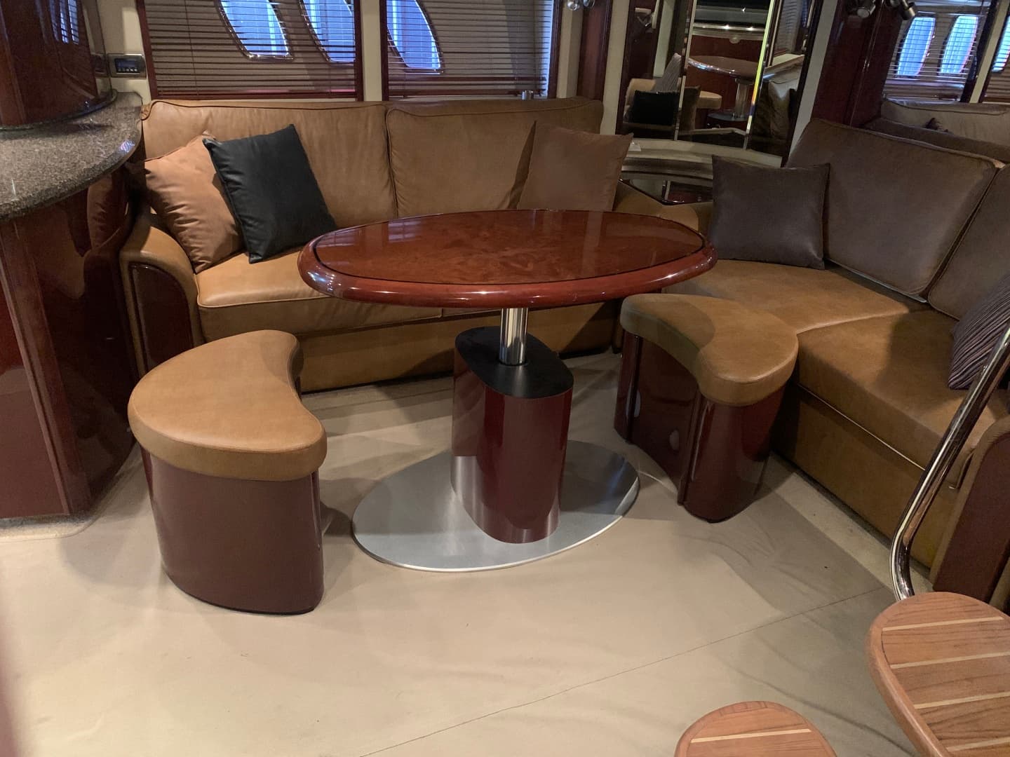 2007 Sea Ray 52 Sundancer — photo 48