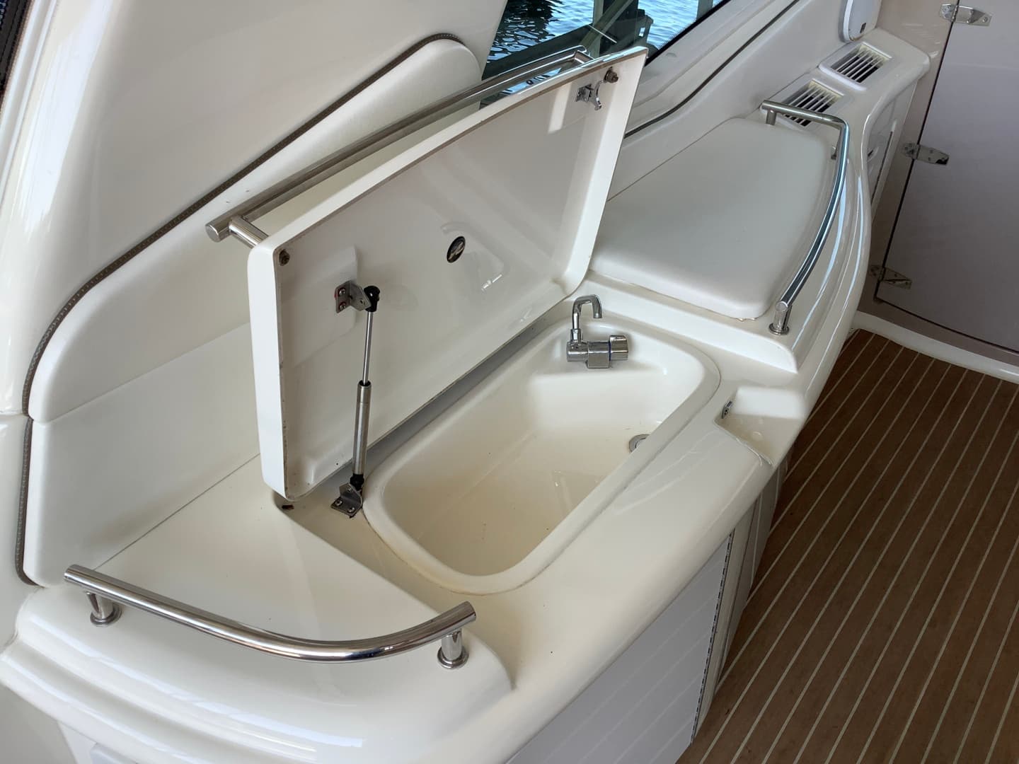 2007 Sea Ray 52 Sundancer — photo 40