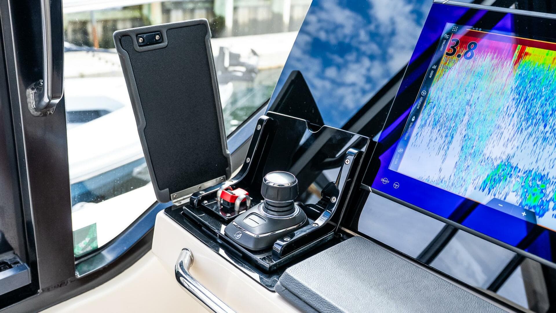 2024 Boston Whaler 405 Conquest — photo 48