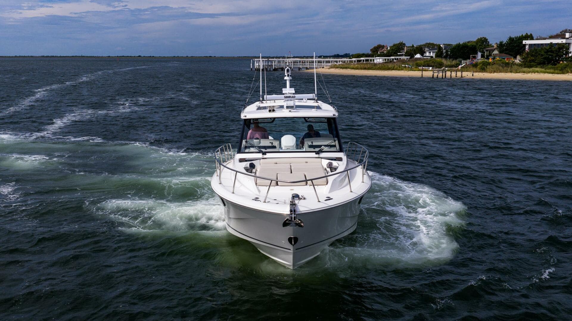 2024 Boston Whaler 405 Conquest — photo 5