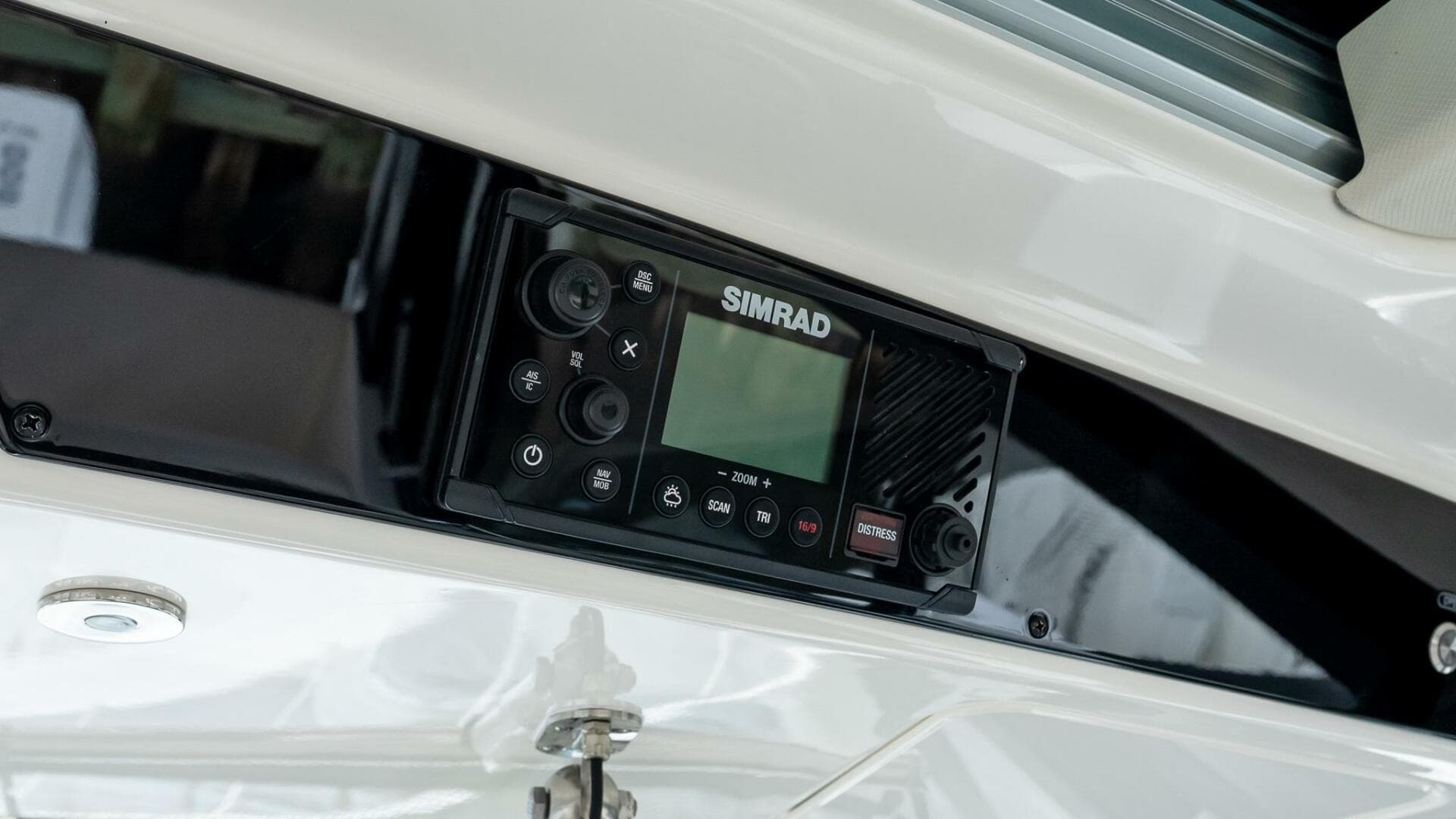 2024 Boston Whaler 405 Conquest — photo 44