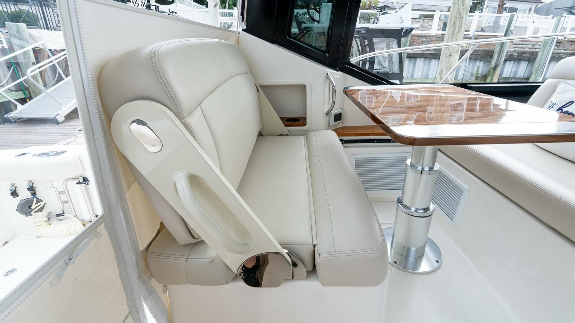 2024 Boston Whaler 405 Conquest — photo 36