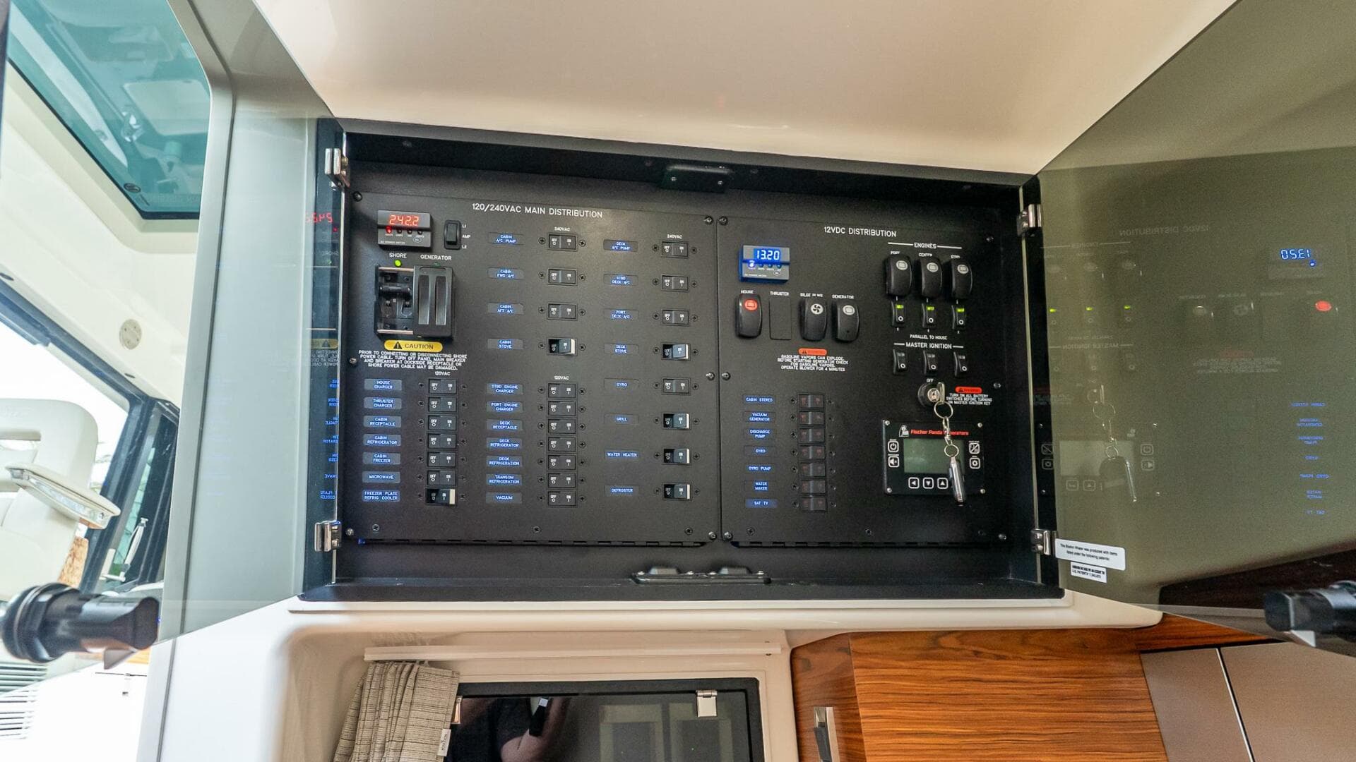 2024 Boston Whaler 405 Conquest — photo 55