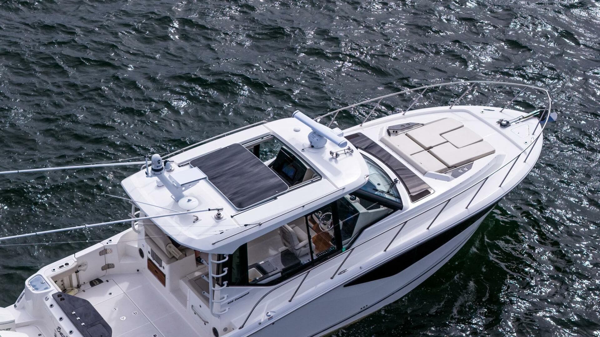 2024 Boston Whaler 405 Conquest — photo 3