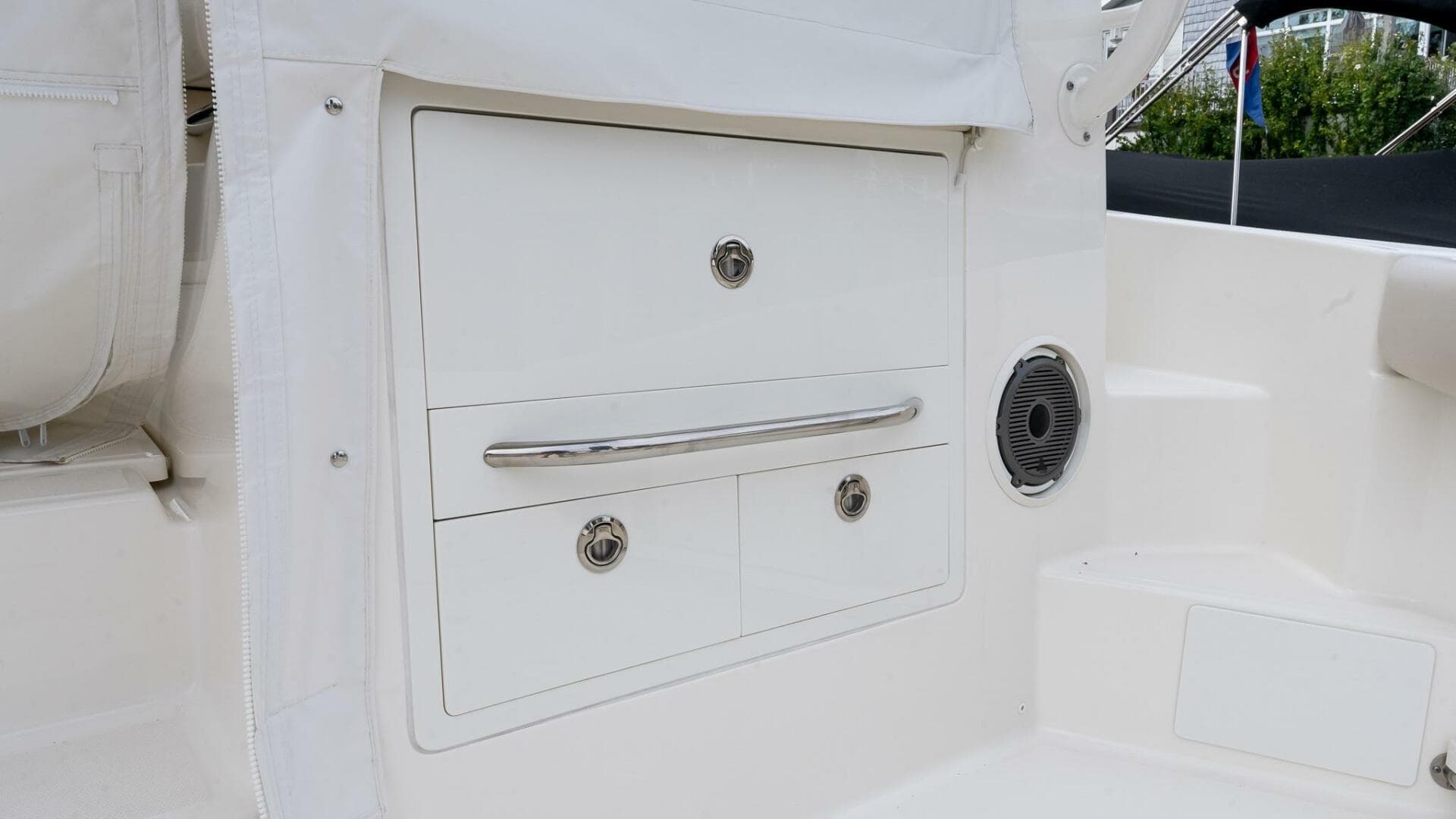 2024 Boston Whaler 405 Conquest — photo 30