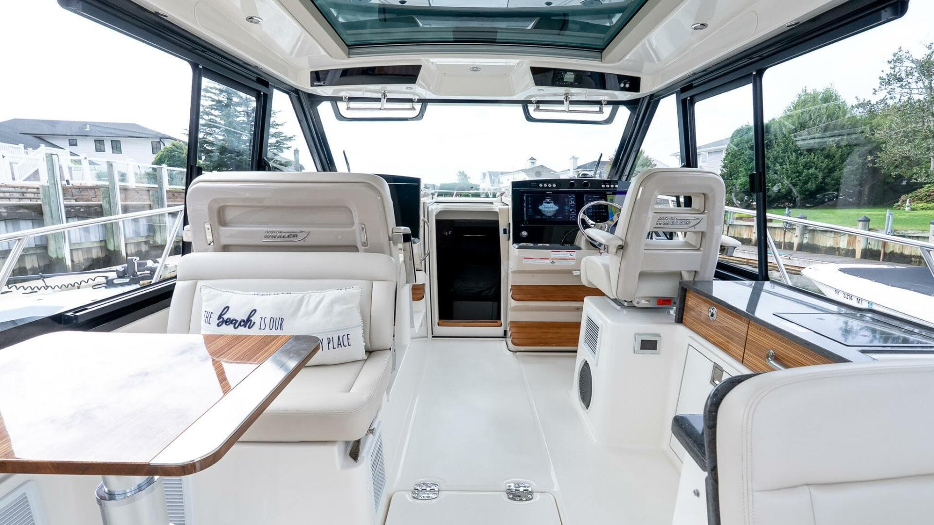 2024 Boston Whaler 405 Conquest — photo 31