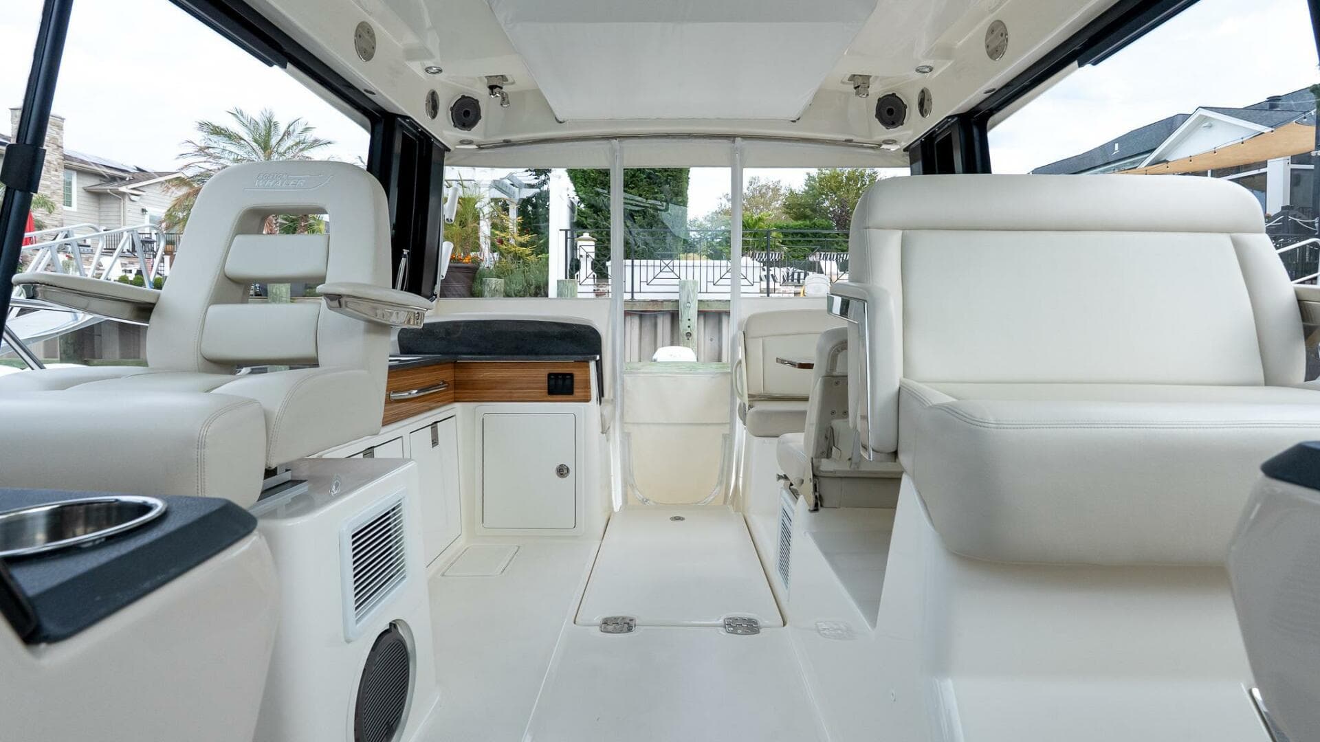 2024 Boston Whaler 405 Conquest — photo 39