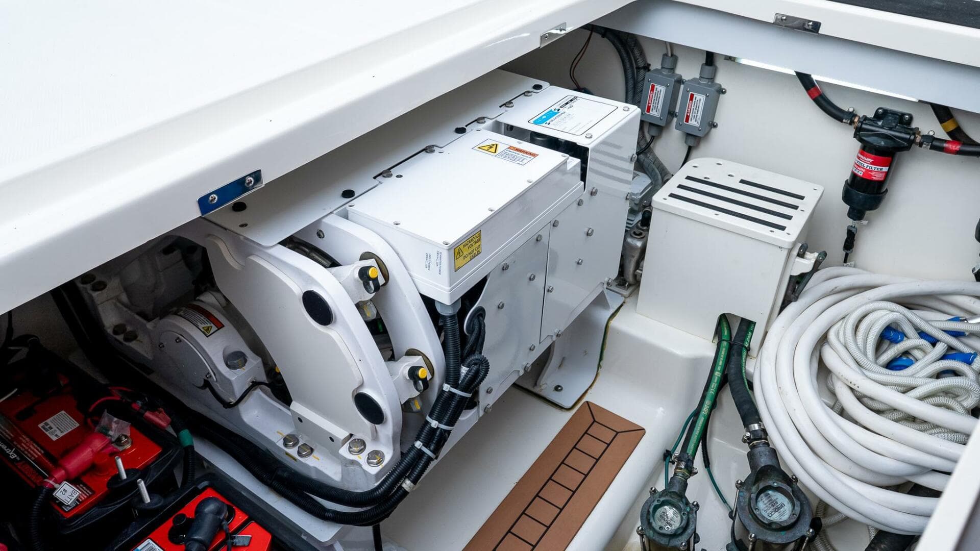 2024 Boston Whaler 405 Conquest — photo 23