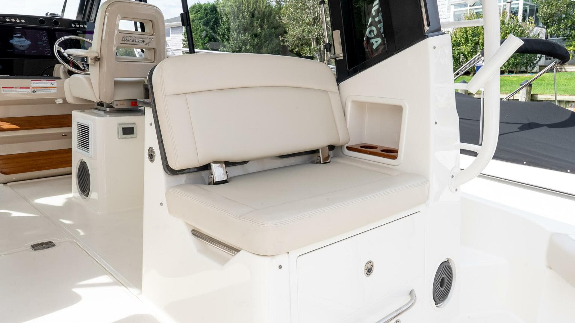 2024 Boston Whaler 405 Conquest — photo 28