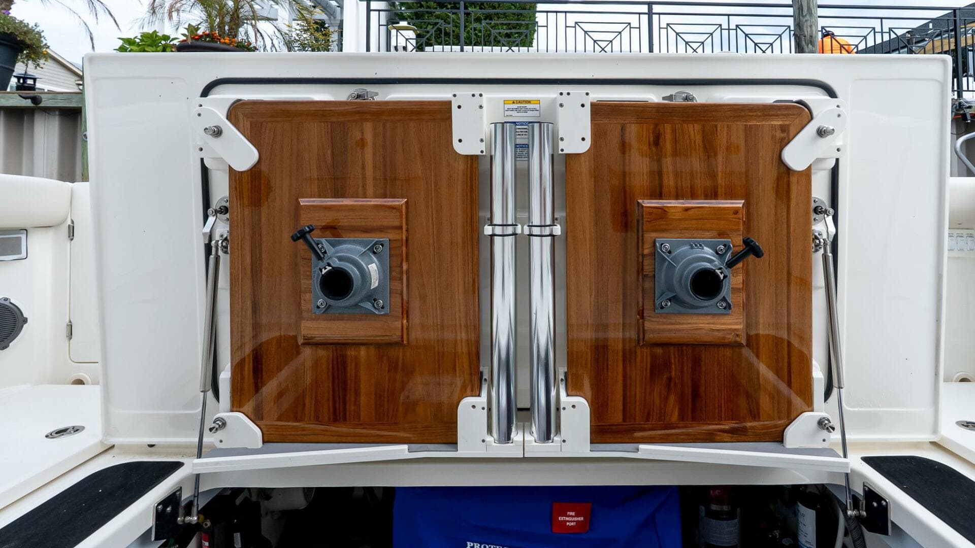 2024 Boston Whaler 405 Conquest — photo 12