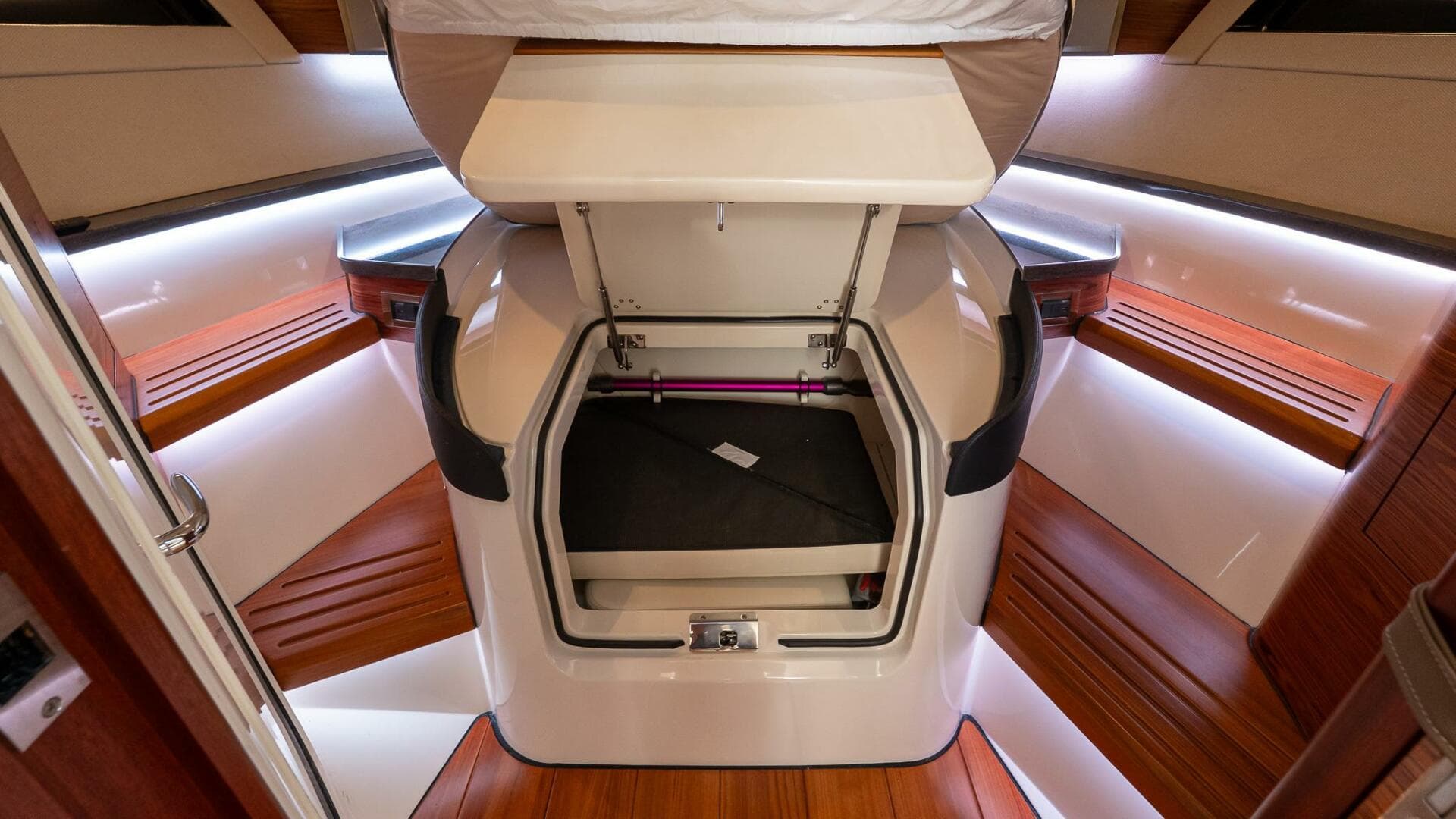 2024 Boston Whaler 405 Conquest — photo 49