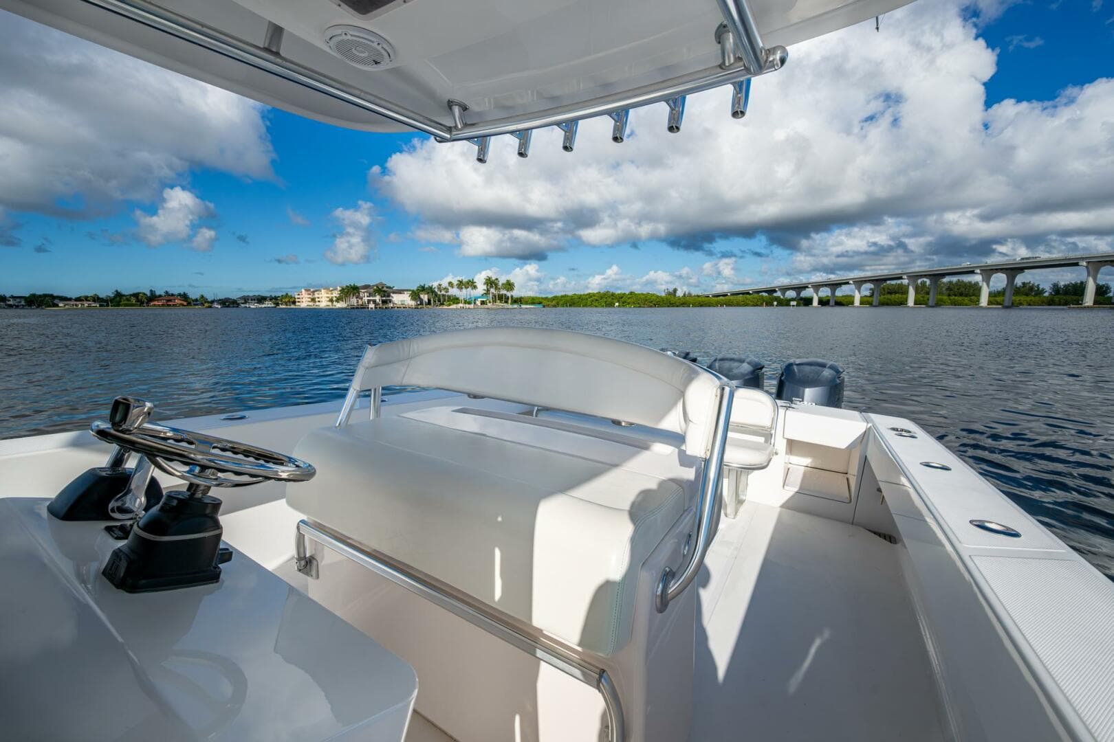 2011 Bahama 37 CC — photo 11