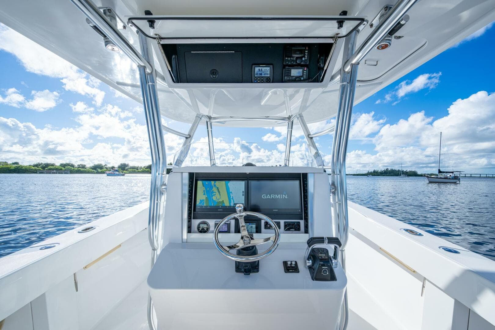 2011 Bahama 37 CC — photo 9