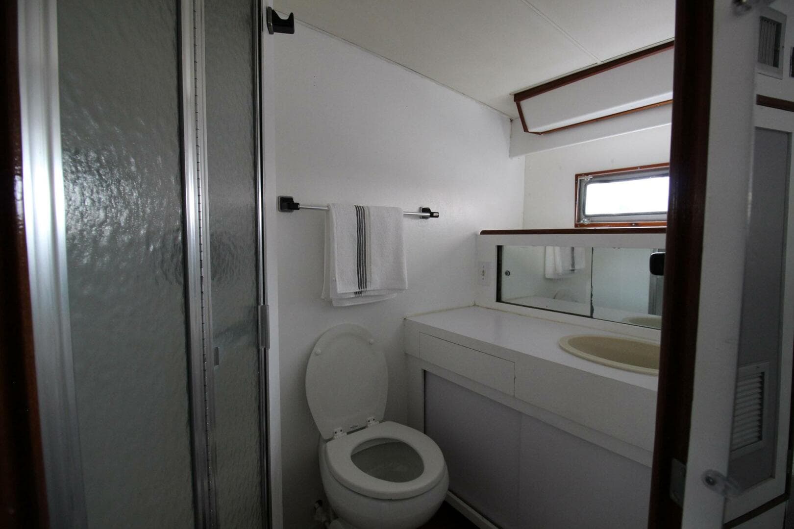 1974 Bertram 42 — photo 20