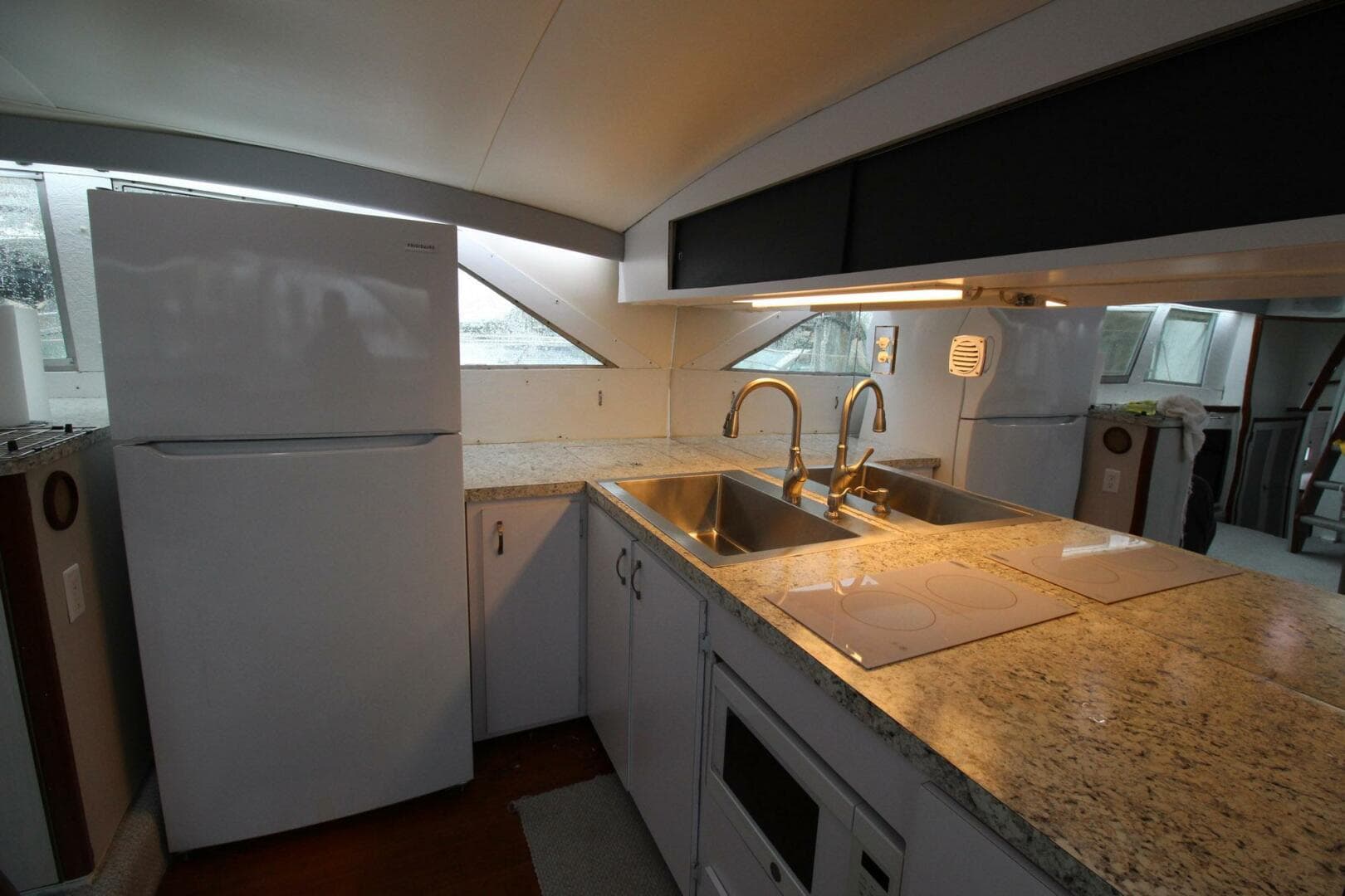 1974 Bertram 42 — photo 14