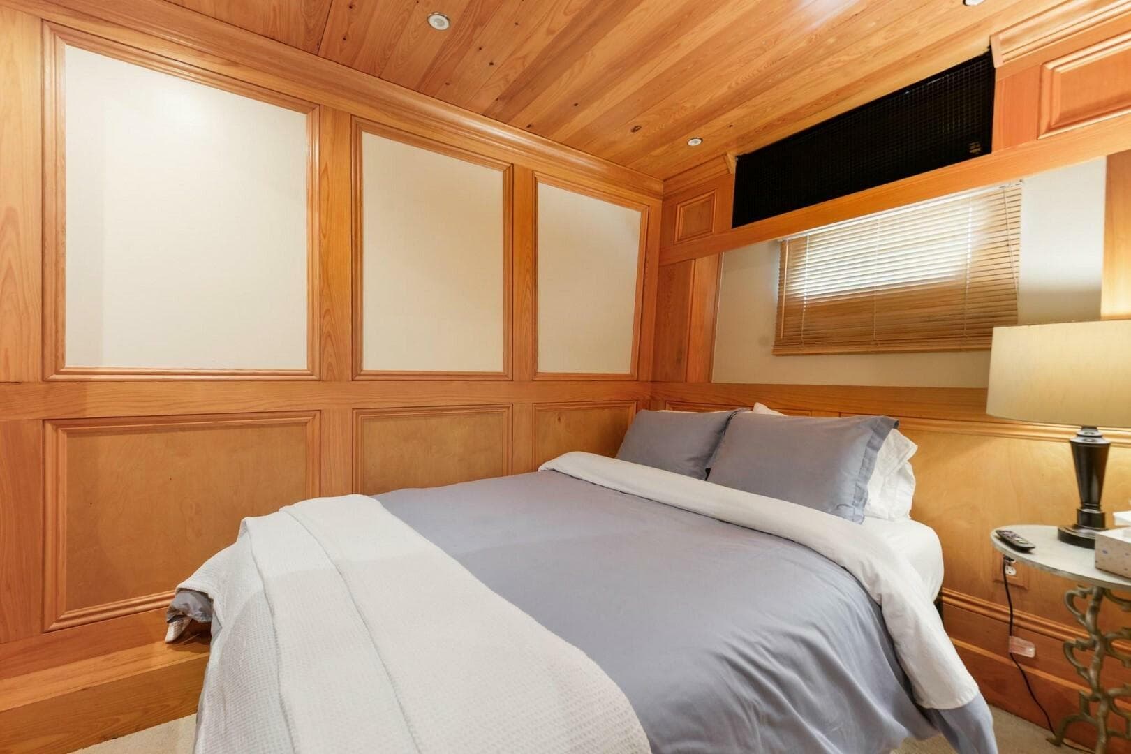 2018 Avenger Luxury Catamaran Coastal Cruiser — photo 27