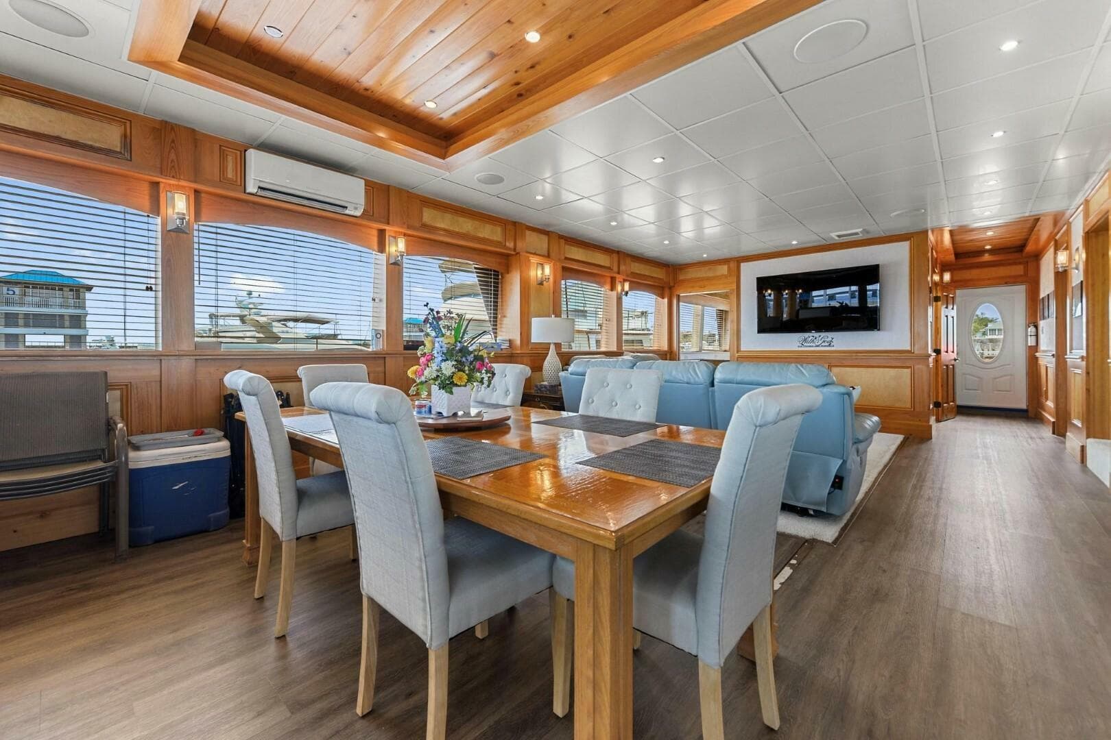 2018 Avenger Luxury Catamaran Coastal Cruiser — photo 12