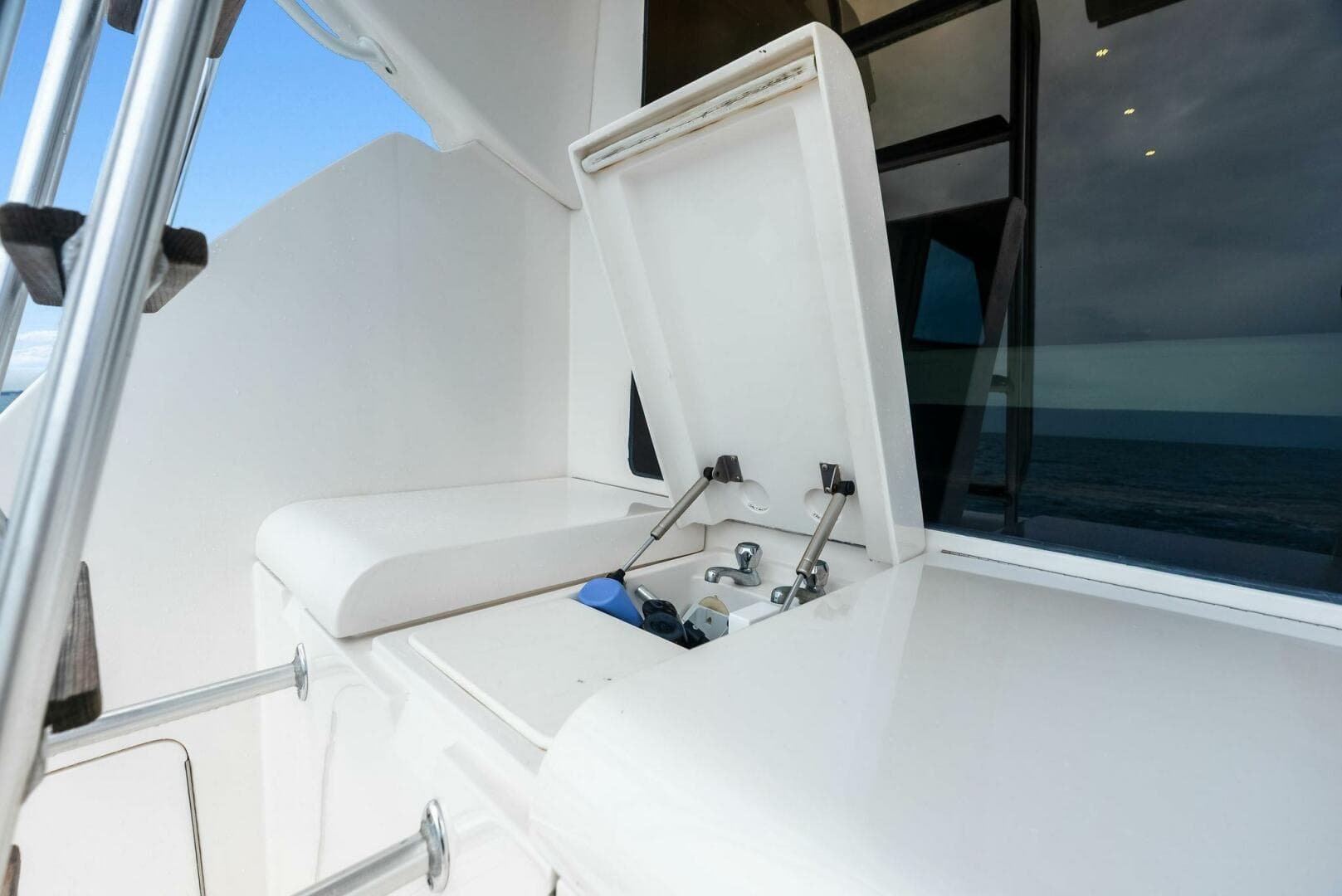 2006 Bertram Convertible — photo 16