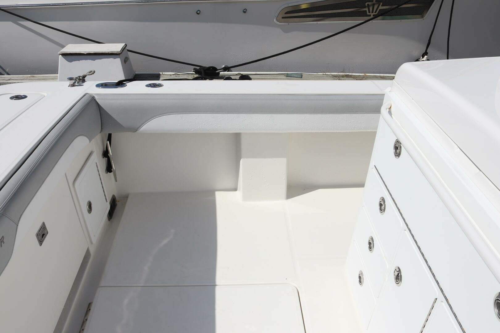 2020 Regulator 31 — photo 10