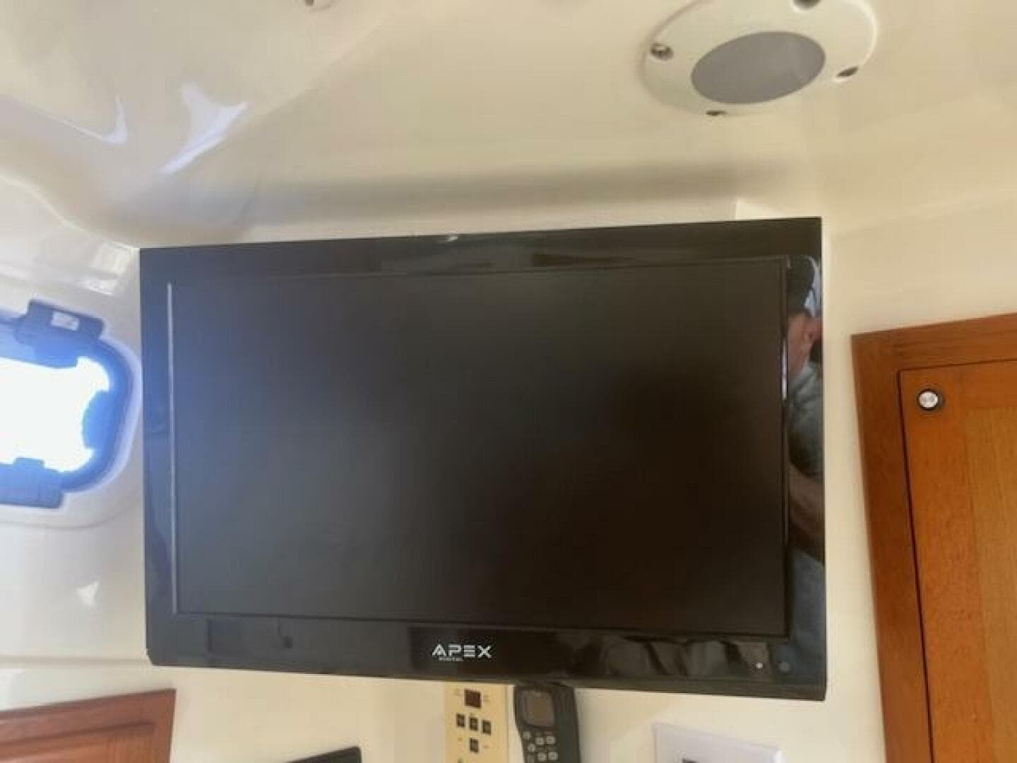 2001 Cabo Express — photo 20