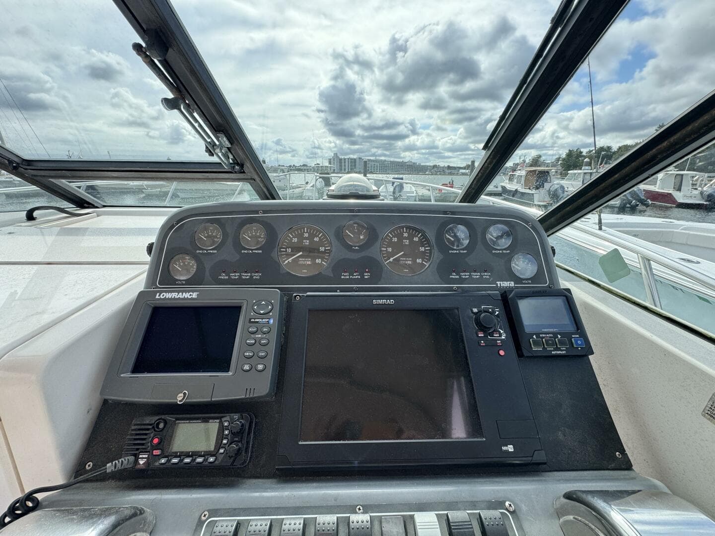 1999 Tiara Yachts 2900 Open — photo 16