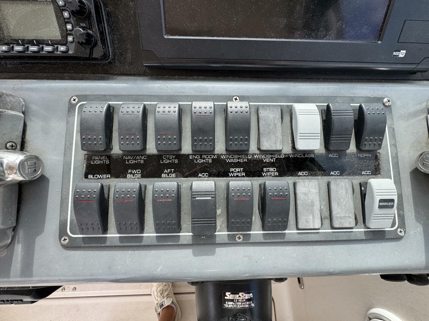 1999 Tiara Yachts 2900 Open — photo 21