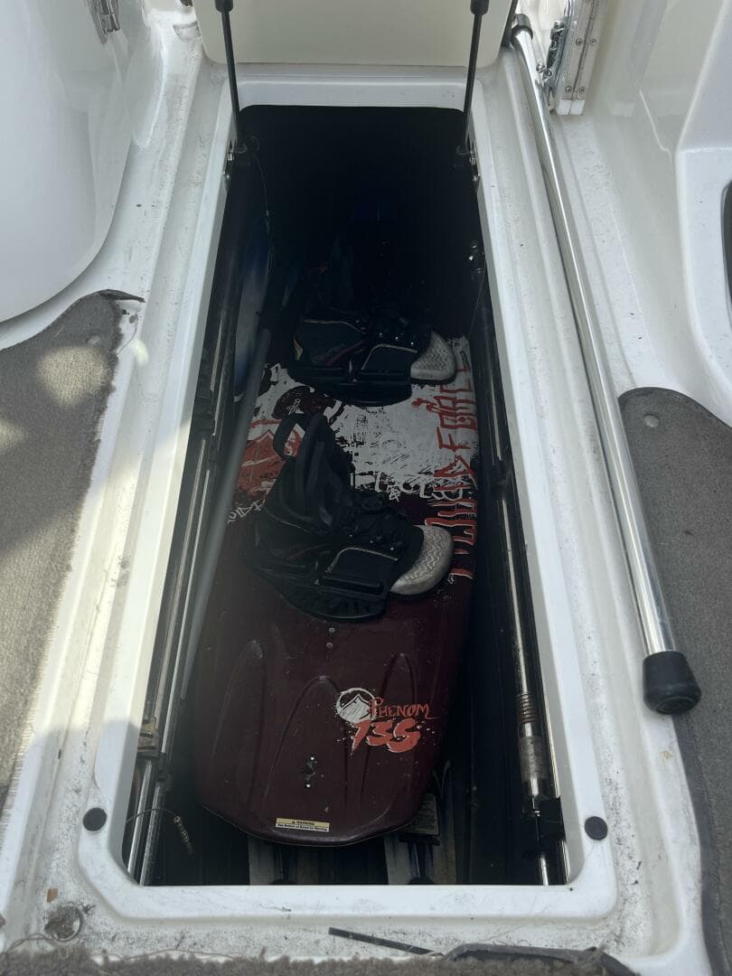 2002 Cobalt 282 — photo 42