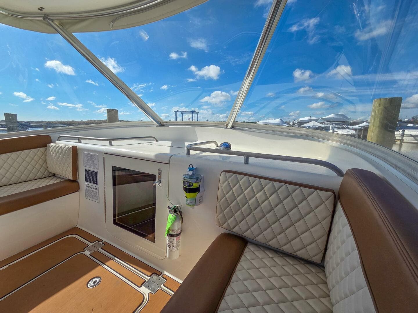 2005 Egg Harbor 35 Predator Express — photo 22