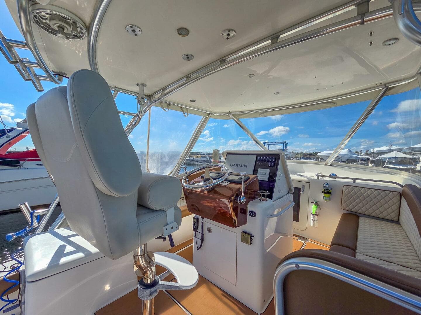 2005 Egg Harbor 35 Predator Express — photo 18