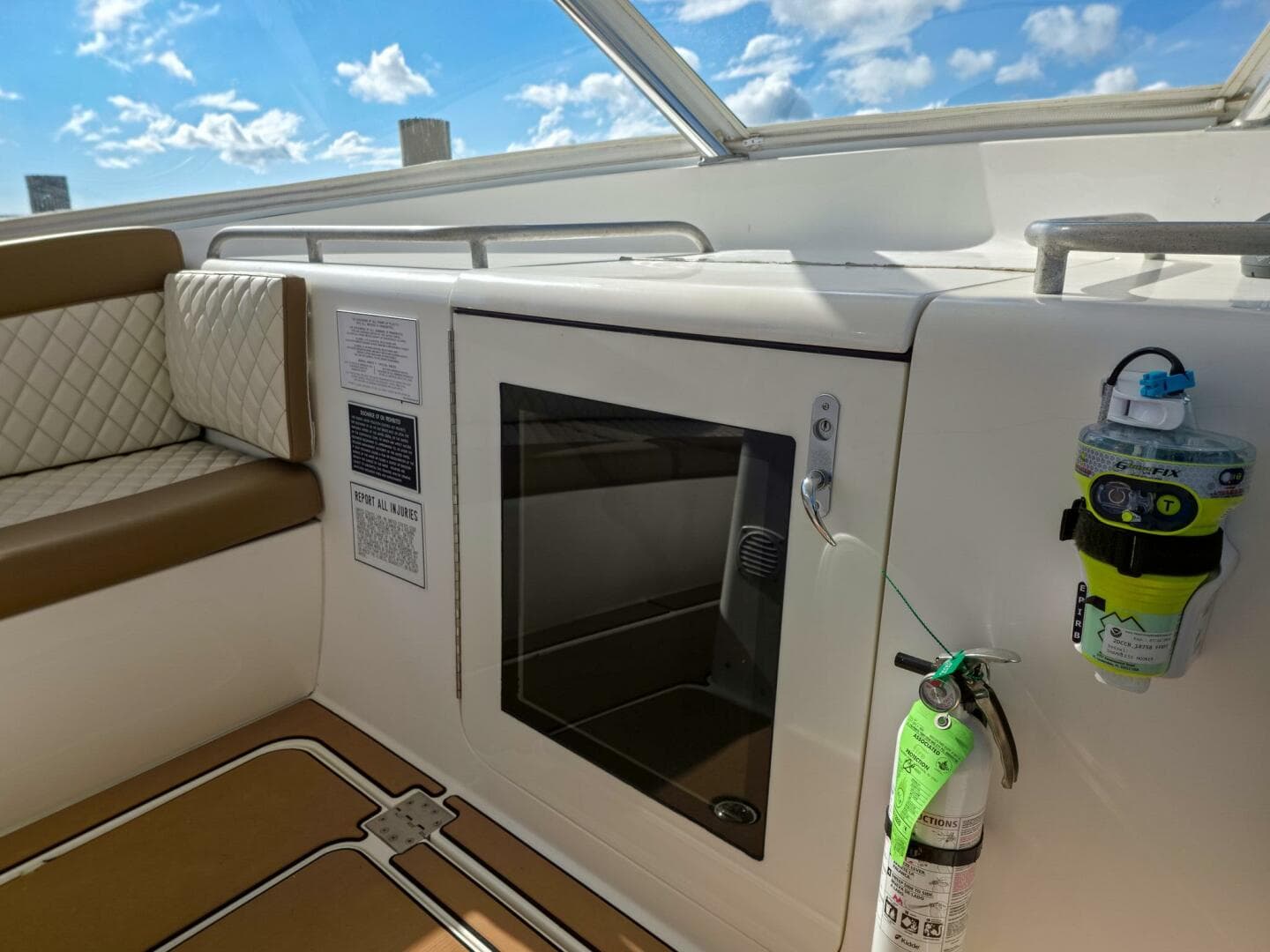 2005 Egg Harbor 35 Predator Express — photo 27