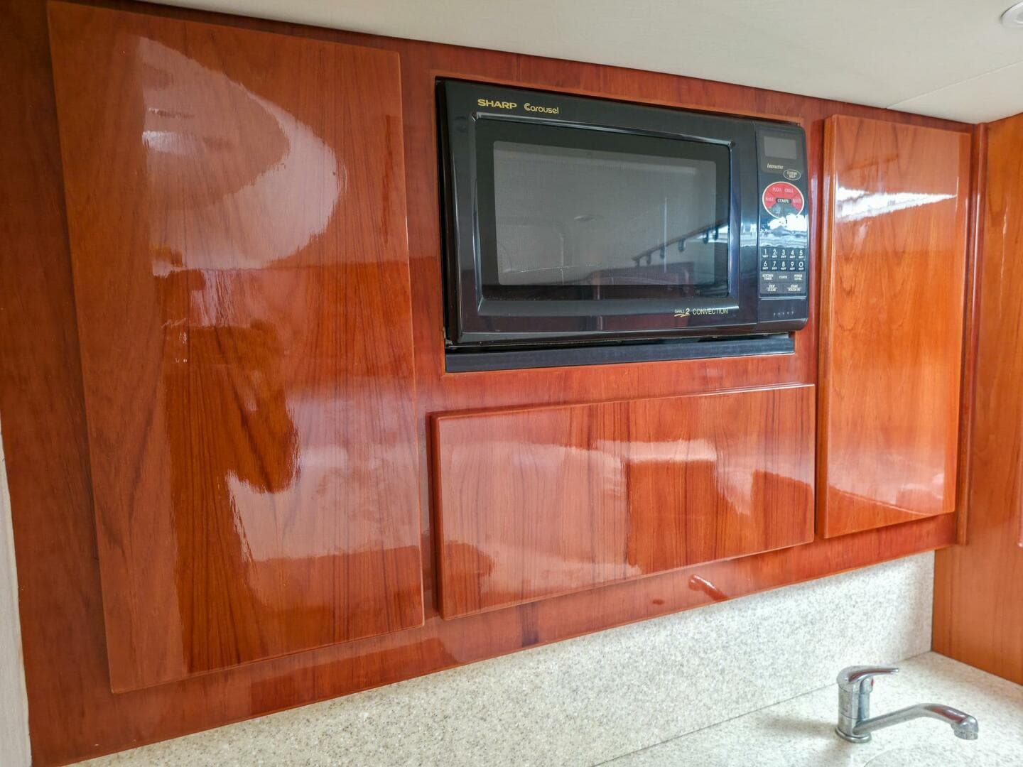 2005 Egg Harbor 35 Predator Express — photo 33