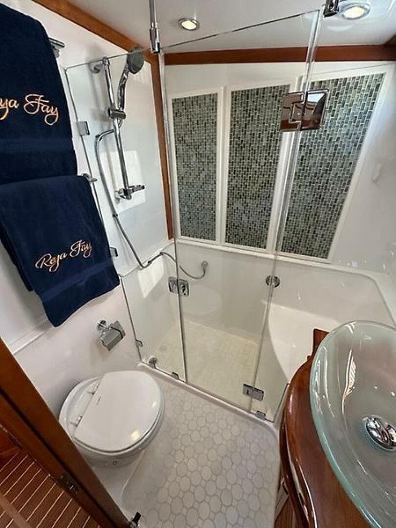 2012 Sabre Express — photo 27