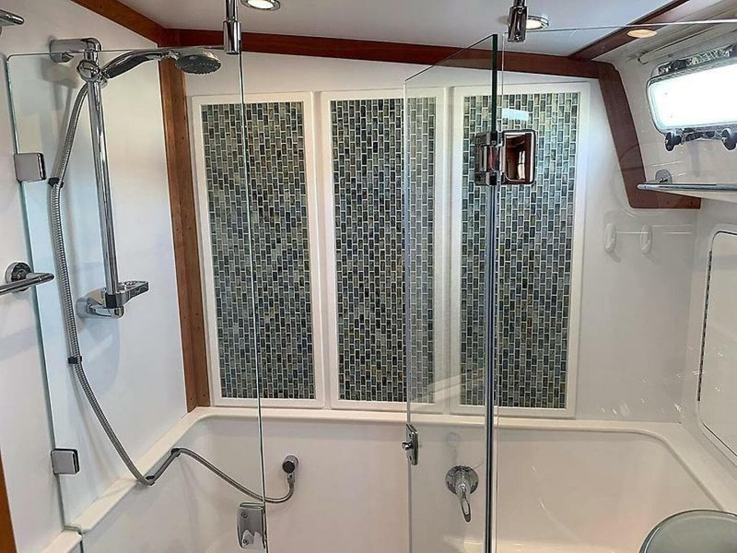 2012 Sabre Express — photo 25