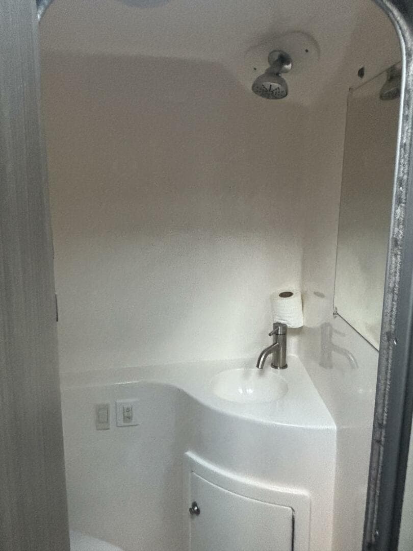 2021 Regal 26 Express — photo 11