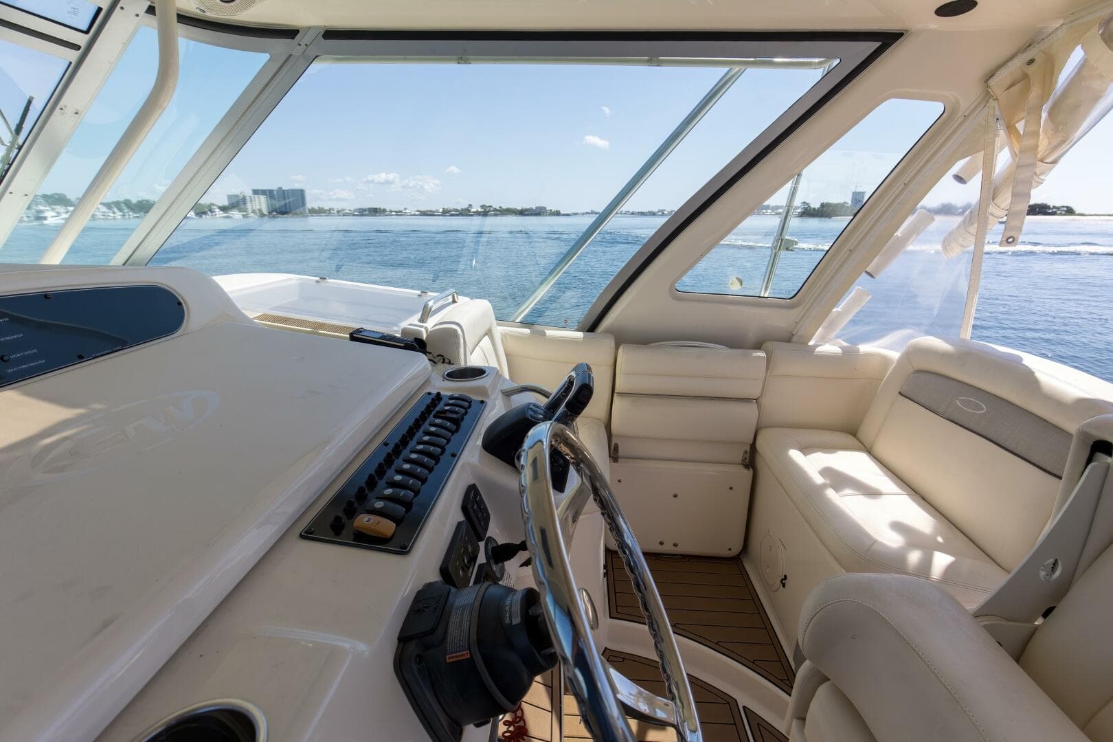 2016 Grady-White 370 Express — photo 12