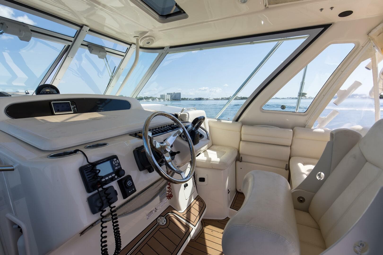 2016 Grady-White 370 Express — photo 14