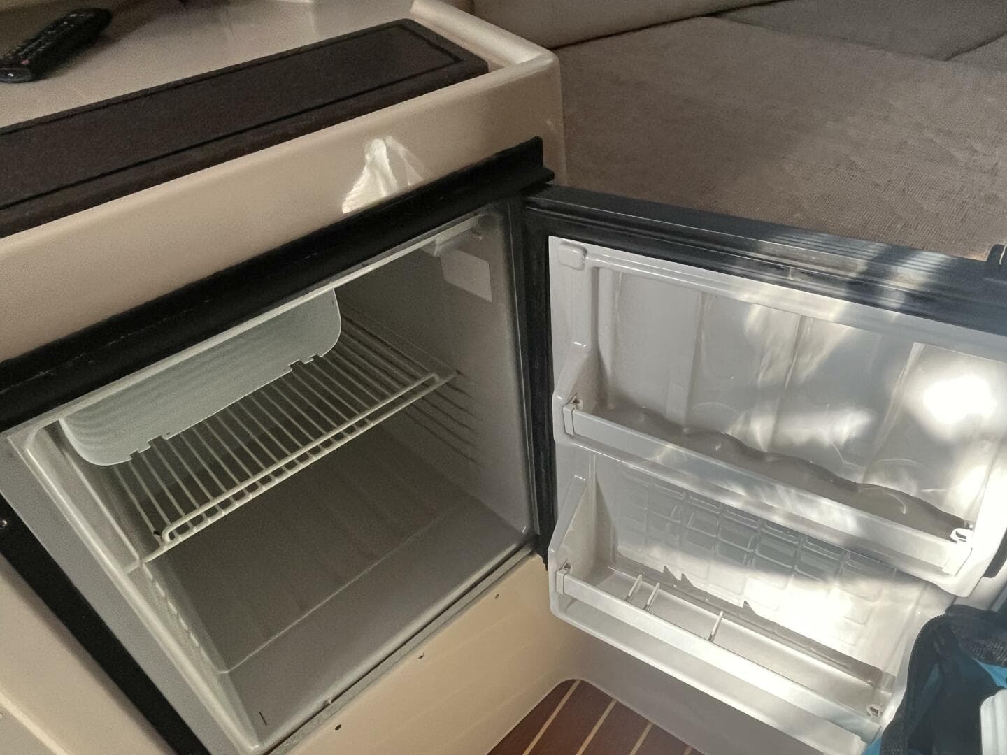 2003 Grady-White 330 Express — photo 42