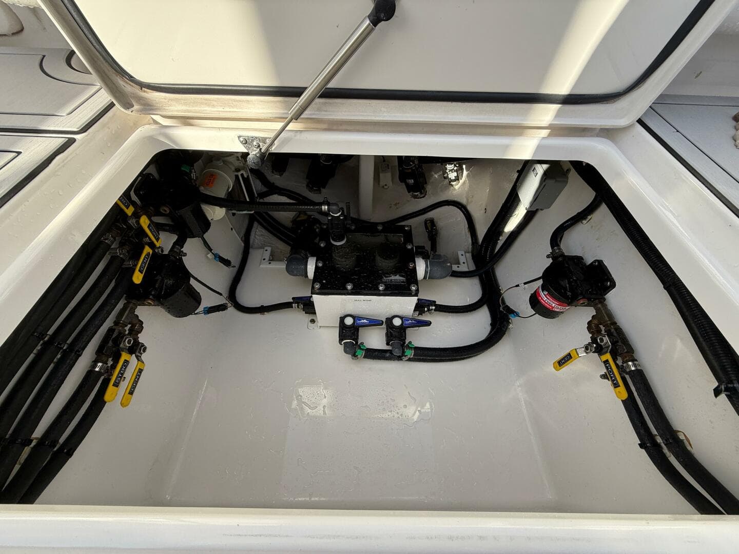 2023 Contender 39 Fisharound — photo 17