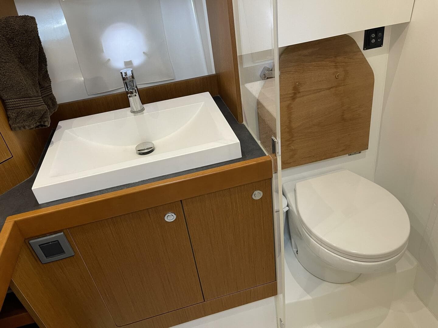 2018 Beneteau Swift Trawler 35- Flybridge — photo 79