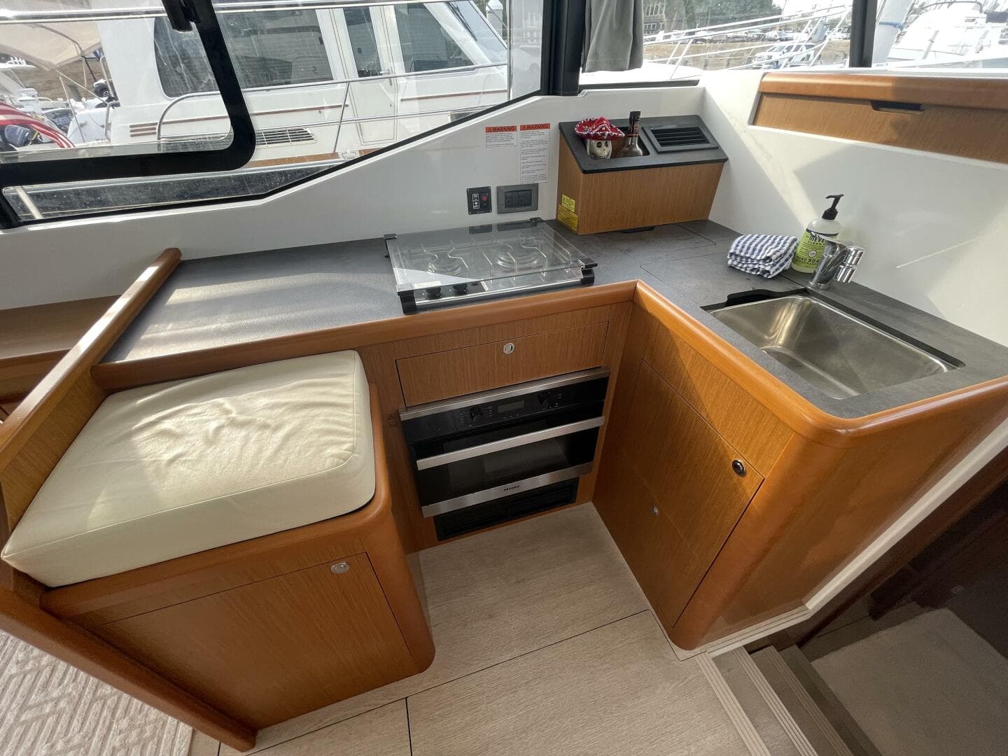 2018 Beneteau Swift Trawler 35- Flybridge — photo 30