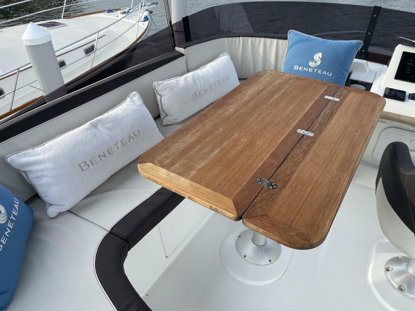 2018 Beneteau Swift Trawler 35- Flybridge — photo 91
