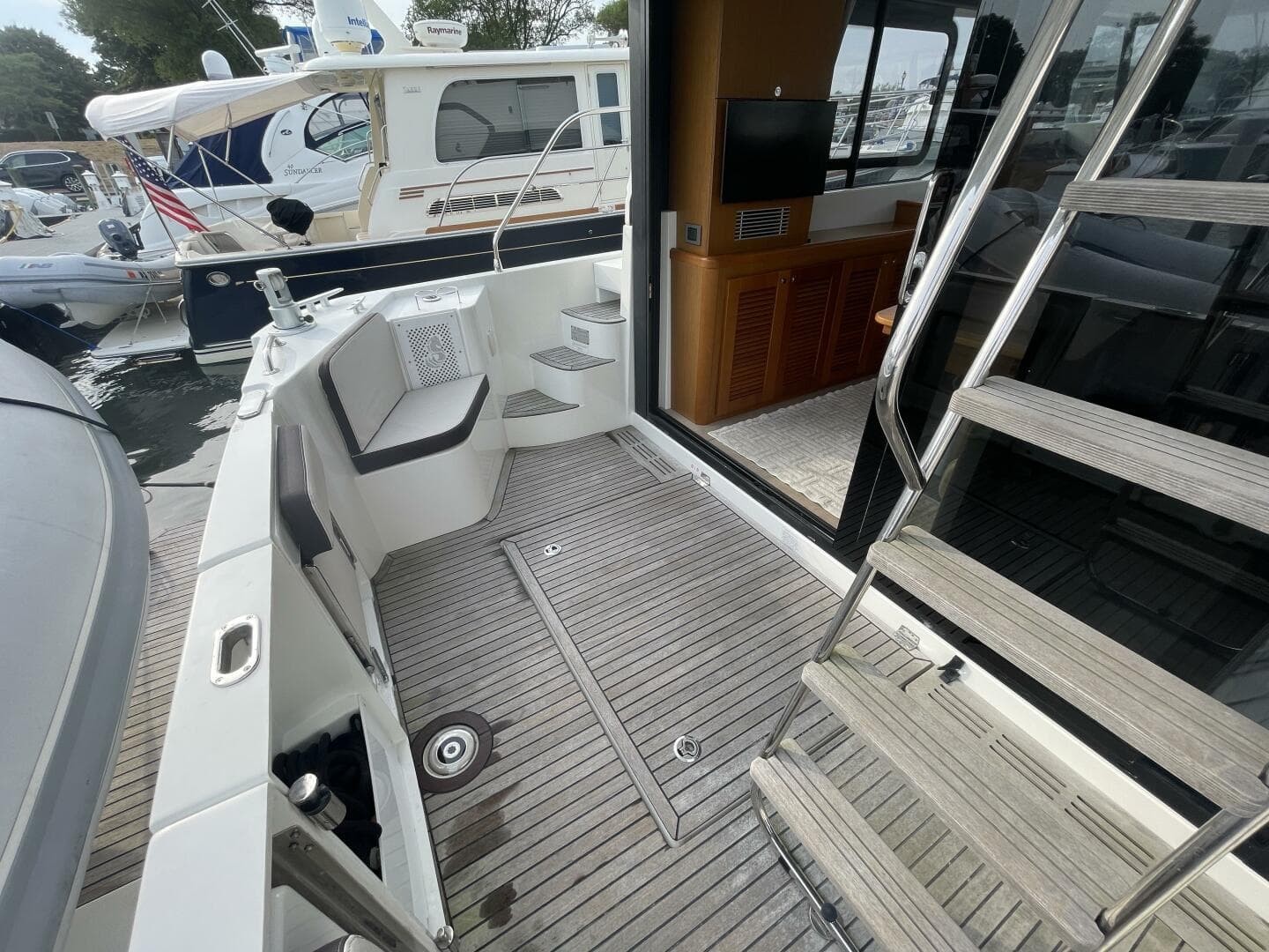 2018 Beneteau Swift Trawler 35- Flybridge — photo 81
